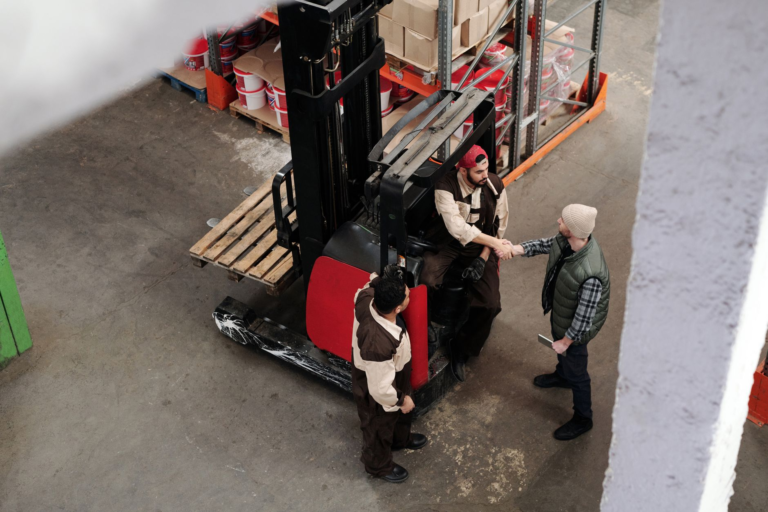 Navigating Labor Challenges: Tips for Attracting and Retaining Skilled Warehouse Staff